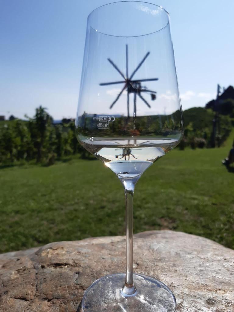 Zweytick Gaestezimmer Weingut Ratsch an der Weinstrasse Luaran gambar