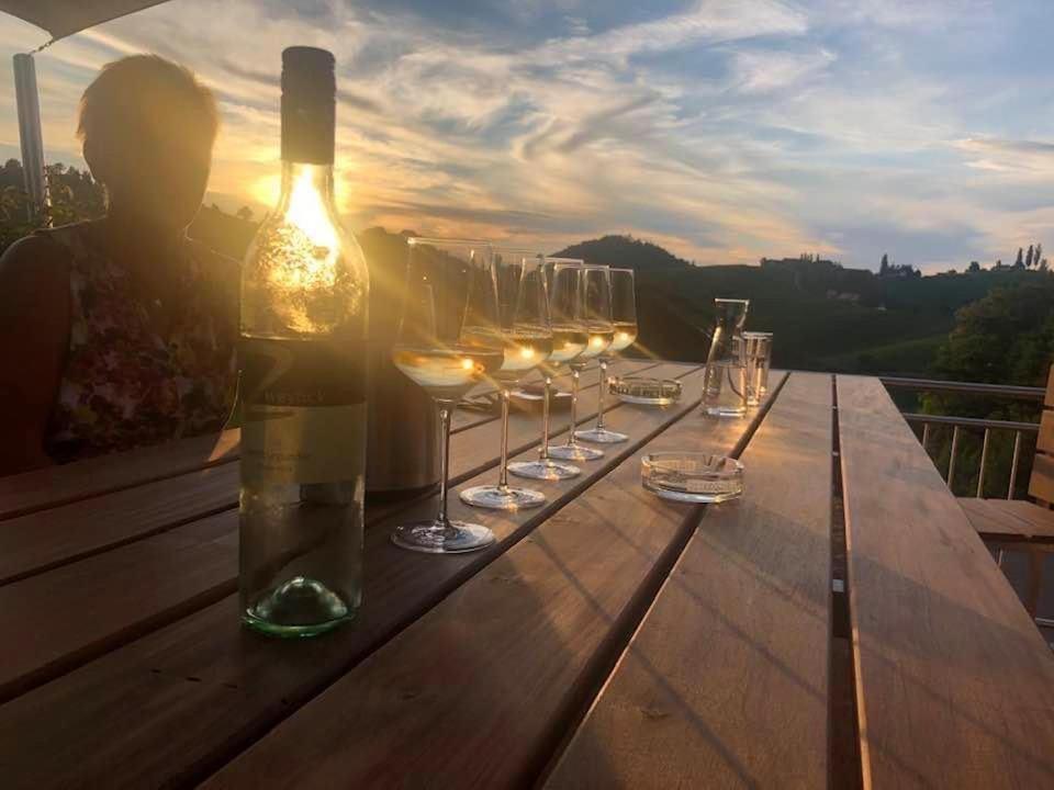 Zweytick Gaestezimmer Weingut Ratsch an der Weinstrasse Luaran gambar