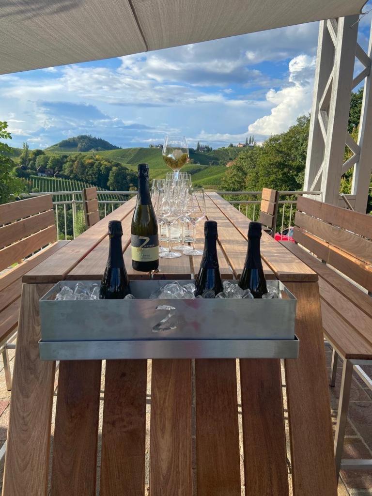 Zweytick Gaestezimmer Weingut Ratsch an der Weinstrasse Luaran gambar