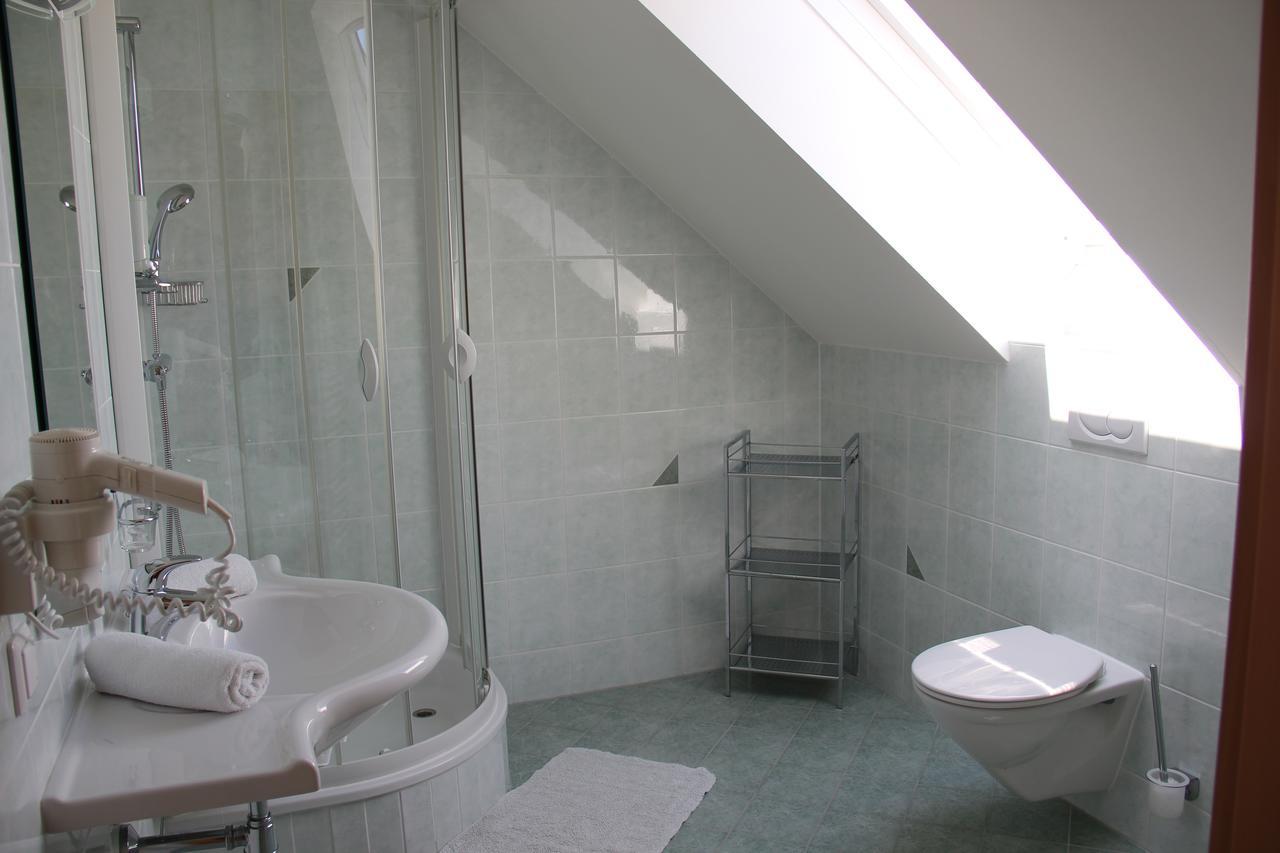 Zweytick Gaestezimmer Weingut Ratsch an der Weinstrasse Luaran gambar