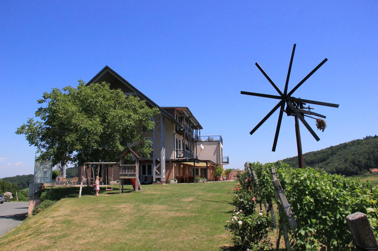 Zweytick Gaestezimmer Weingut Ratsch an der Weinstrasse Luaran gambar